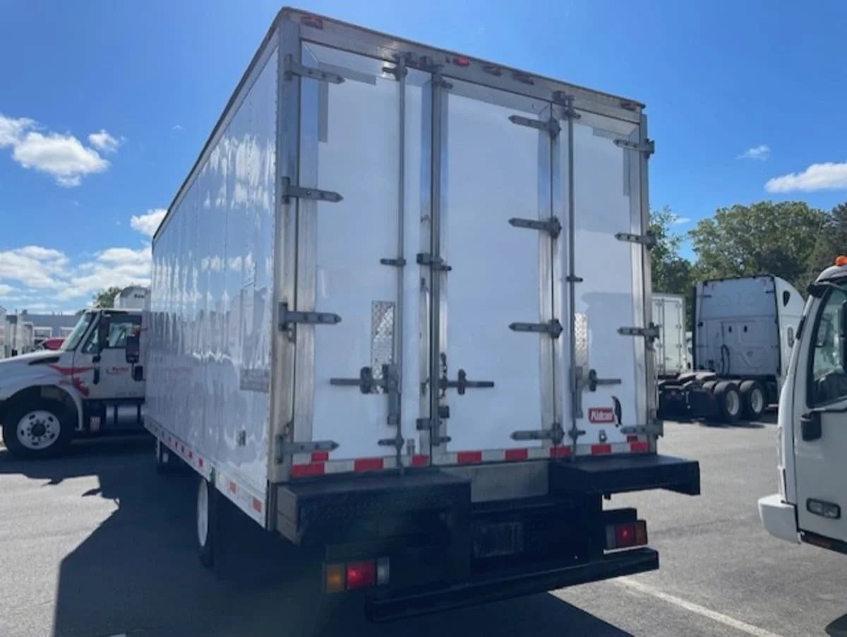 2019 Isuzu NQR in Farmingdale, NY — photo 6