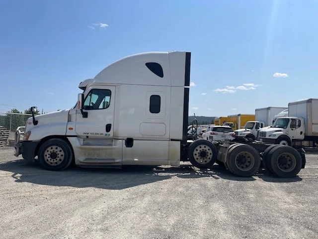 2017 Freightliner Cascadia in Spokane Valley, WA — photo 4