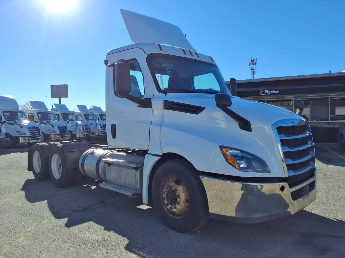 2019 Freightliner Cascadia in Warwick, RI — photo 3