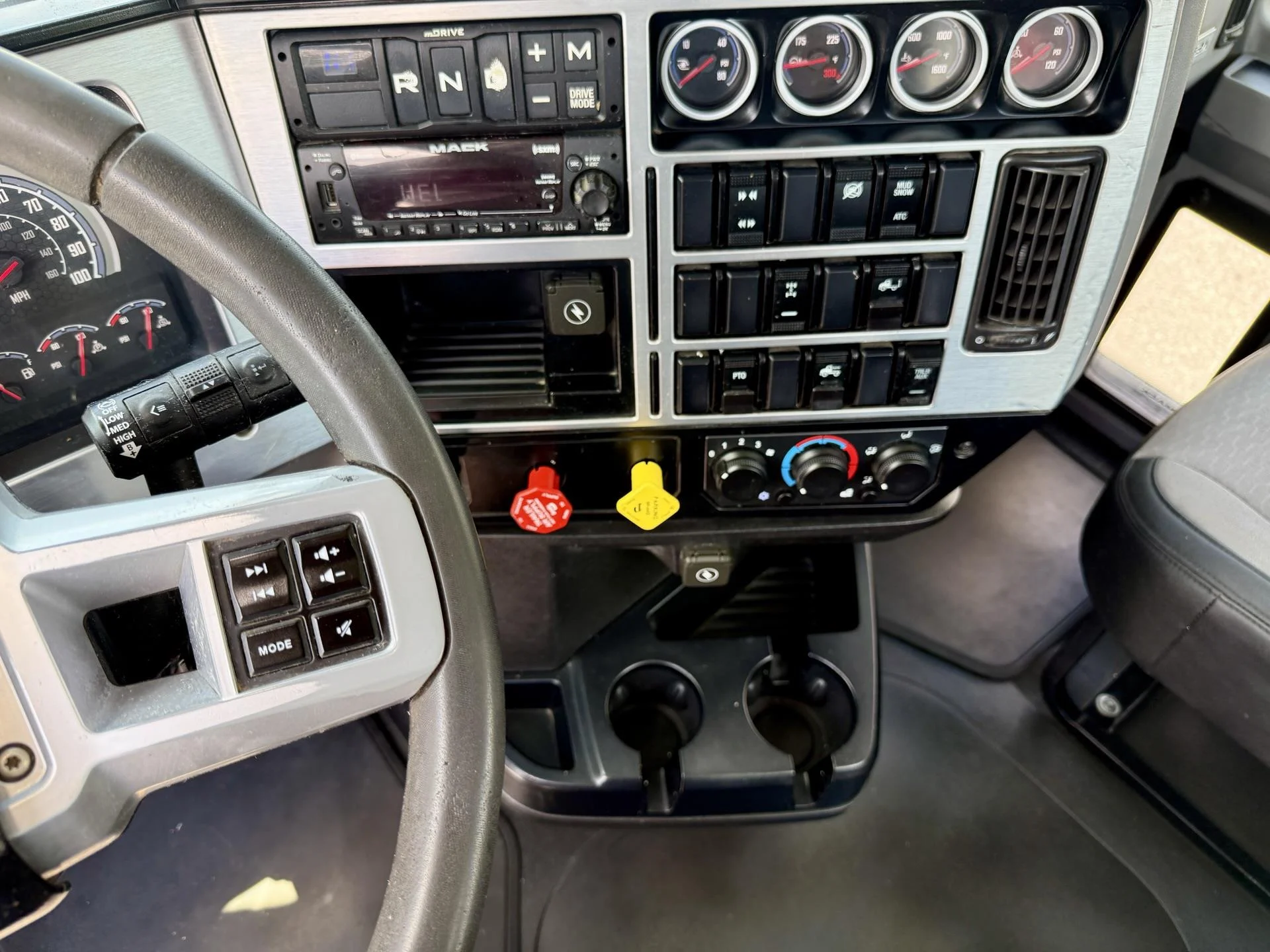 2022 Mack Anthem in Duluth, GA — photo 13