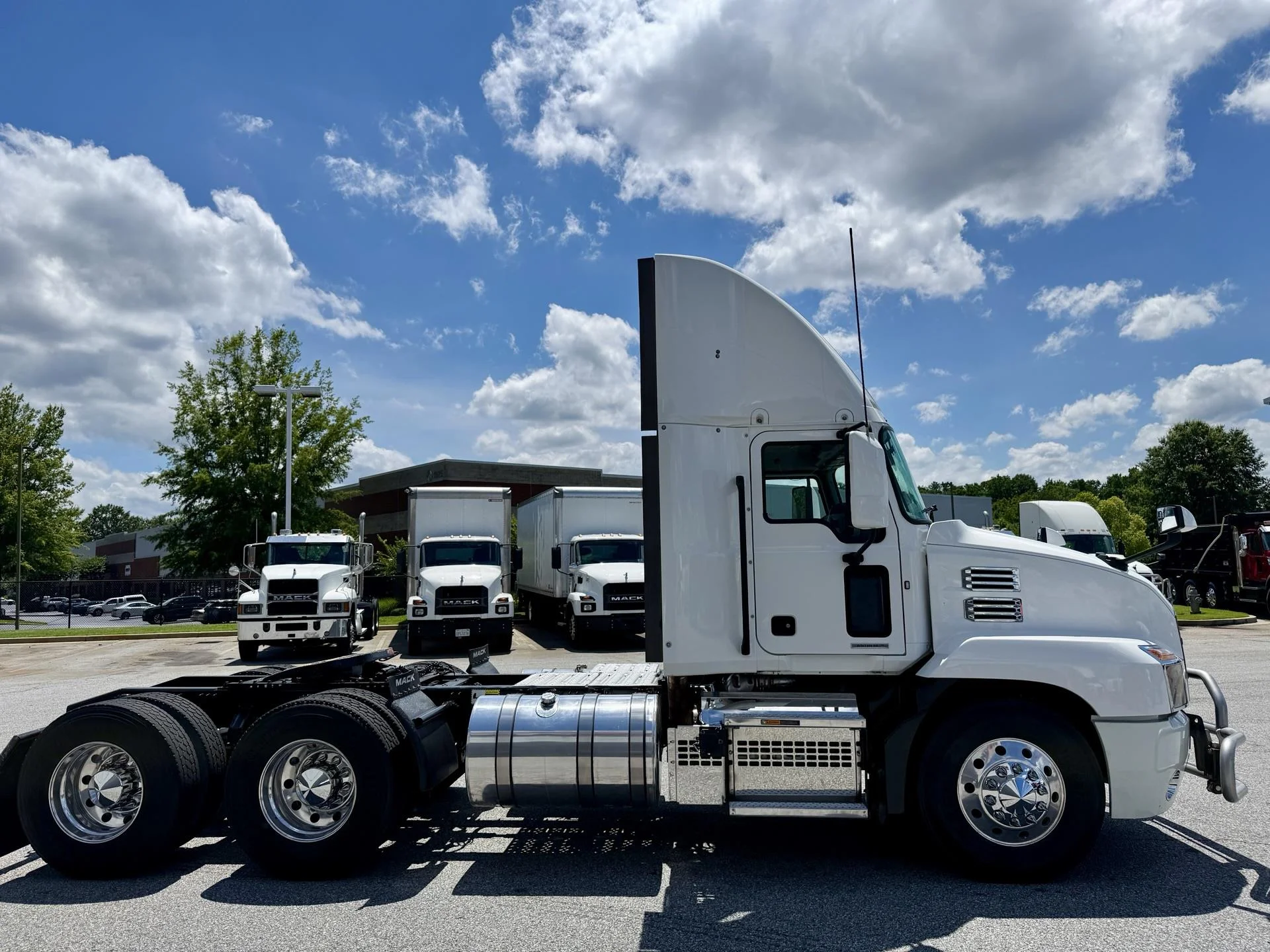 2022 Mack Anthem in Duluth, GA — photo 6
