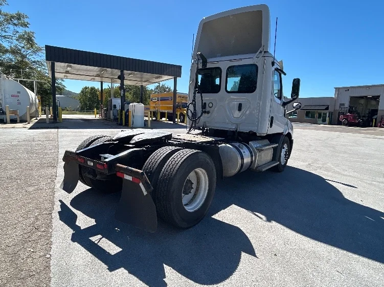 2019 Freightliner Cascadia in Chattanooga, TN — photo 7