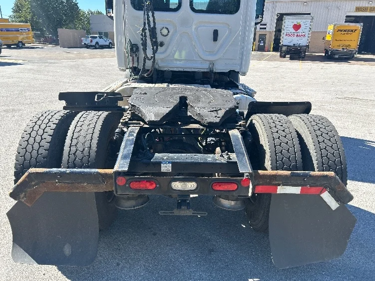2019 Freightliner Cascadia in Chattanooga, TN — photo 6