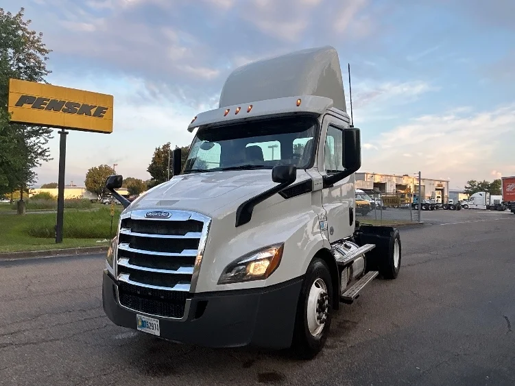 2019 Freightliner Cascadia in Chattanooga, TN — photo 3