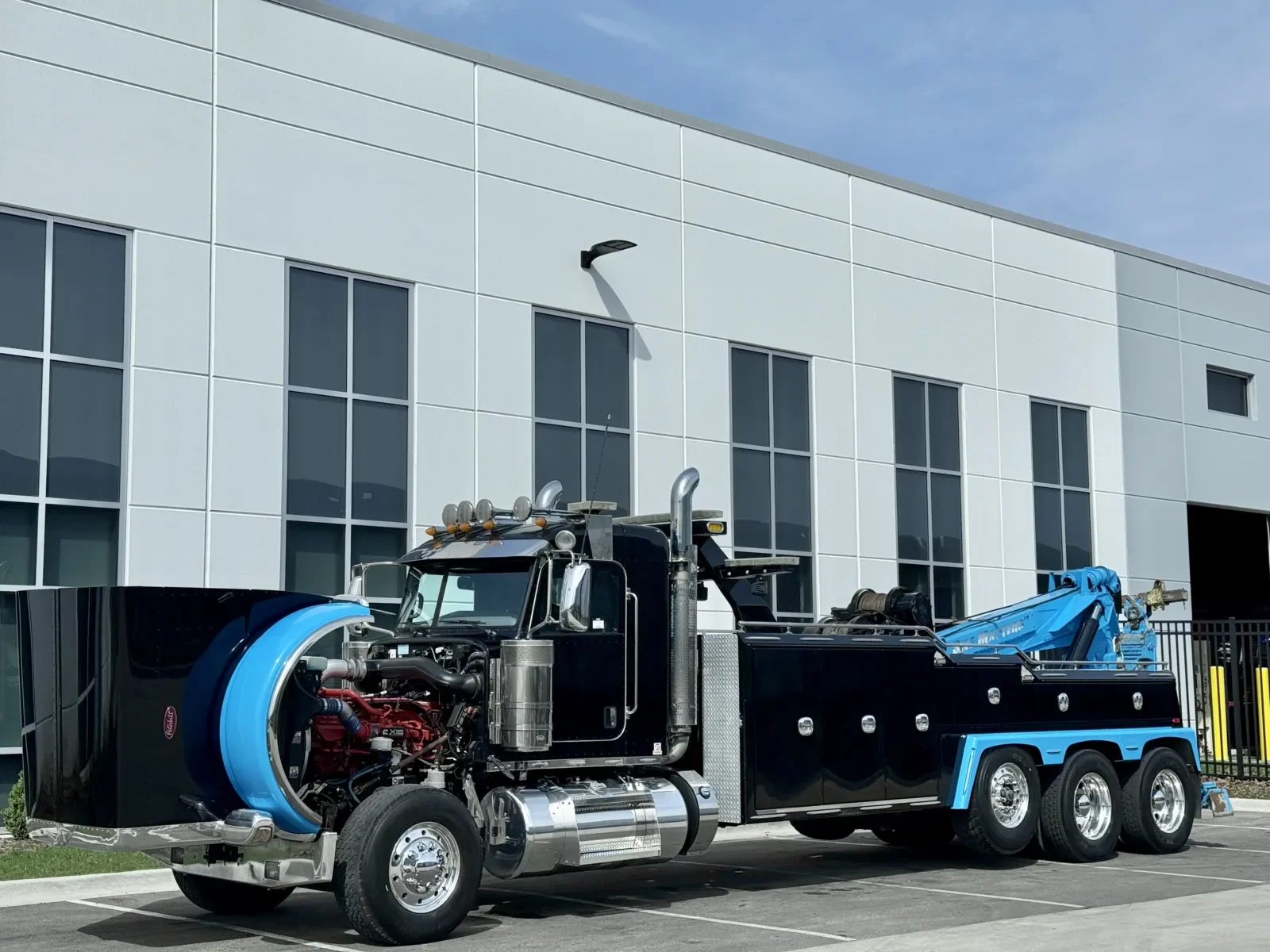 2018 Peterbilt 389 in New Lenox, IL — photo 12