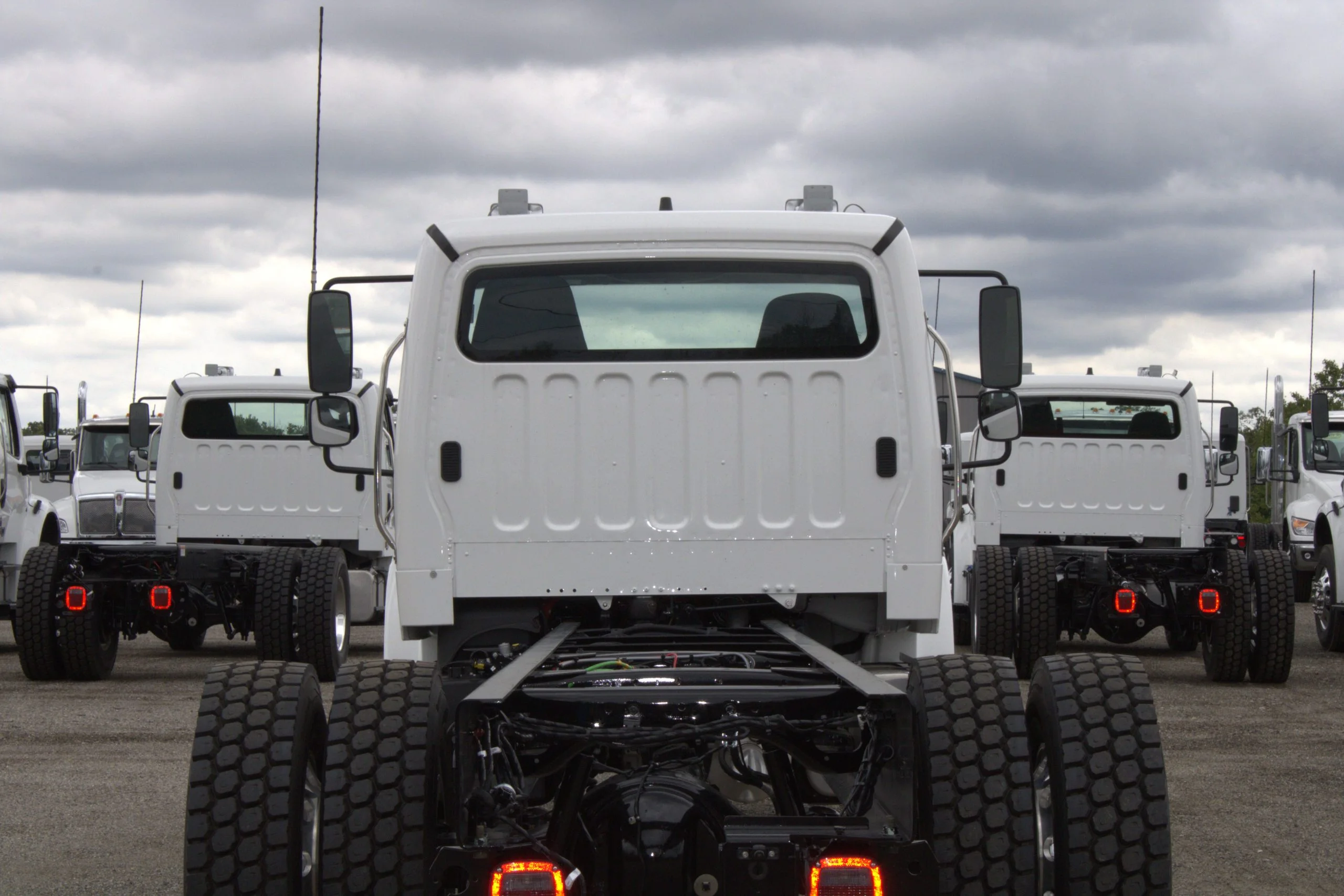 2027 Freightliner eM2 — photo 6