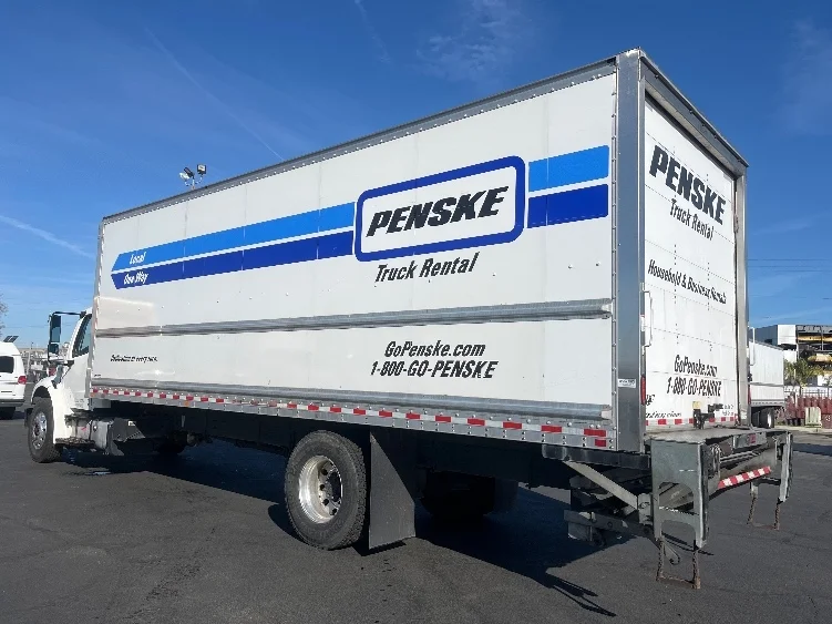 2020 Freightliner M2 106 in Fresno, CA — photo 6