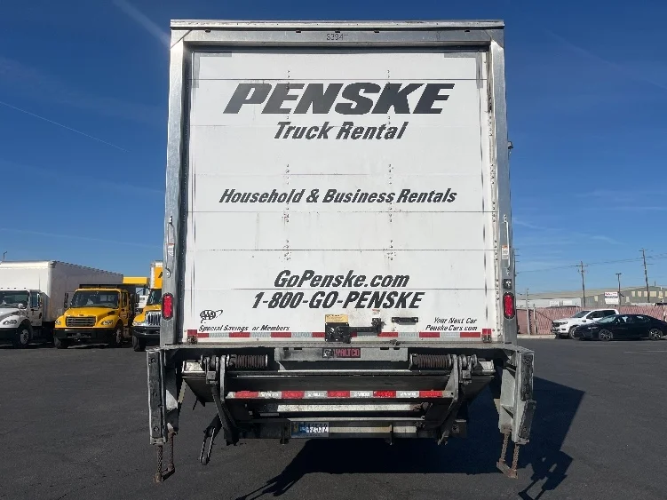2020 Freightliner M2 106 in Fresno, CA — photo 7