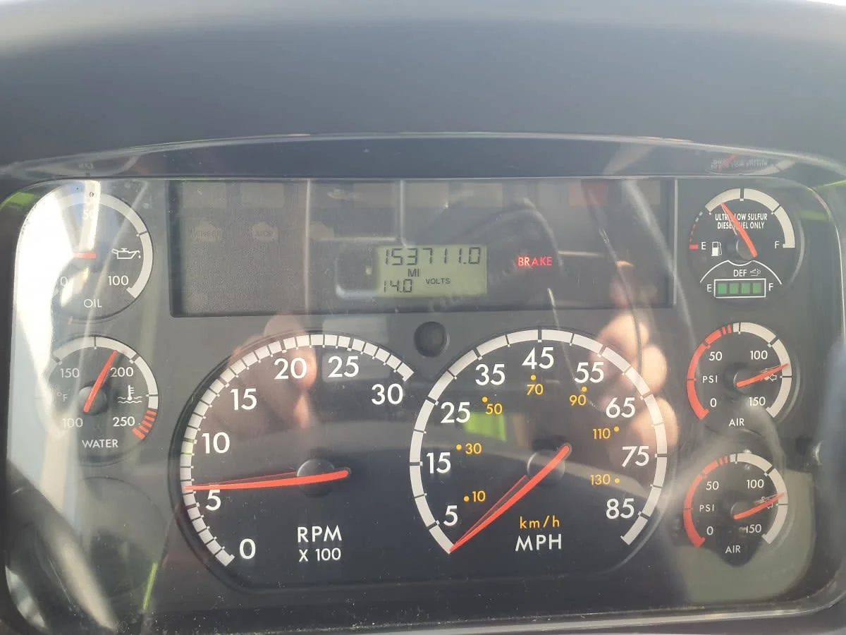 2014 Freightliner M2 106 - image 18