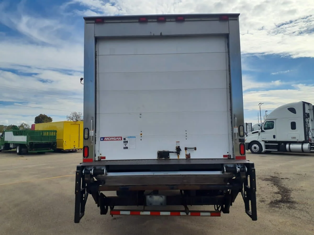 2014 Freightliner M2 106 - image 5