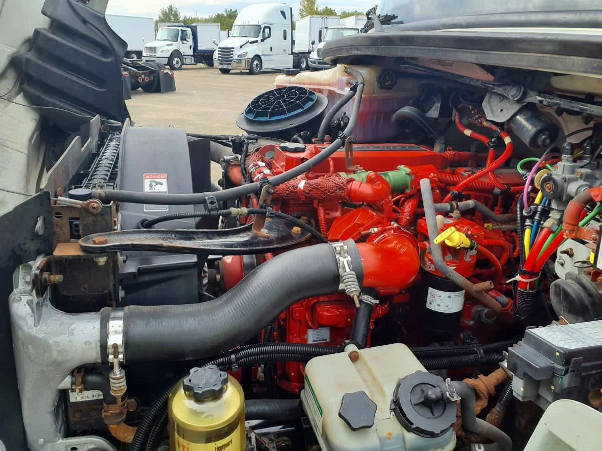 2014 Freightliner M2 106 - image 10