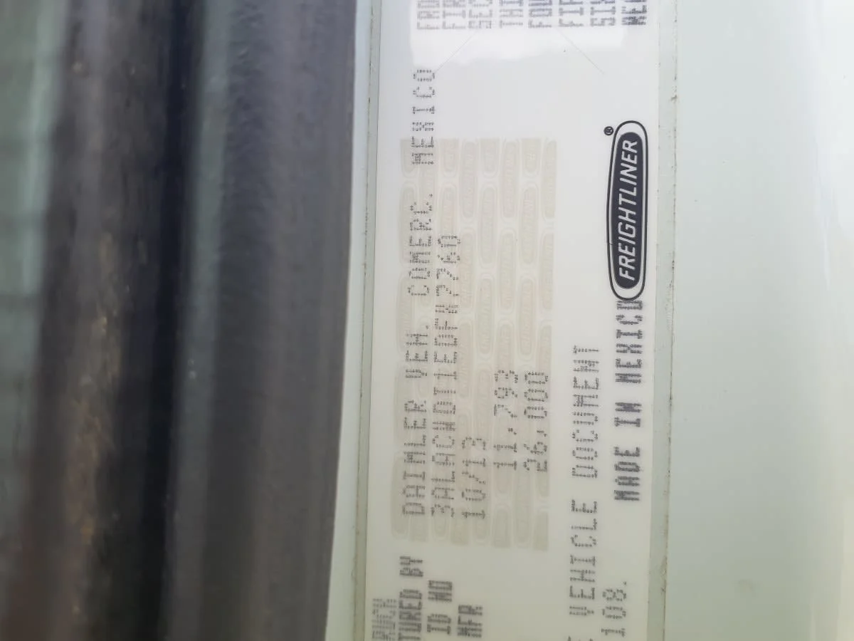 2014 Freightliner M2 106 - image 17