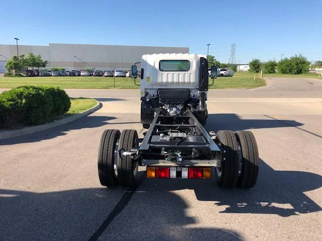 2026 Isuzu NPR - image 7