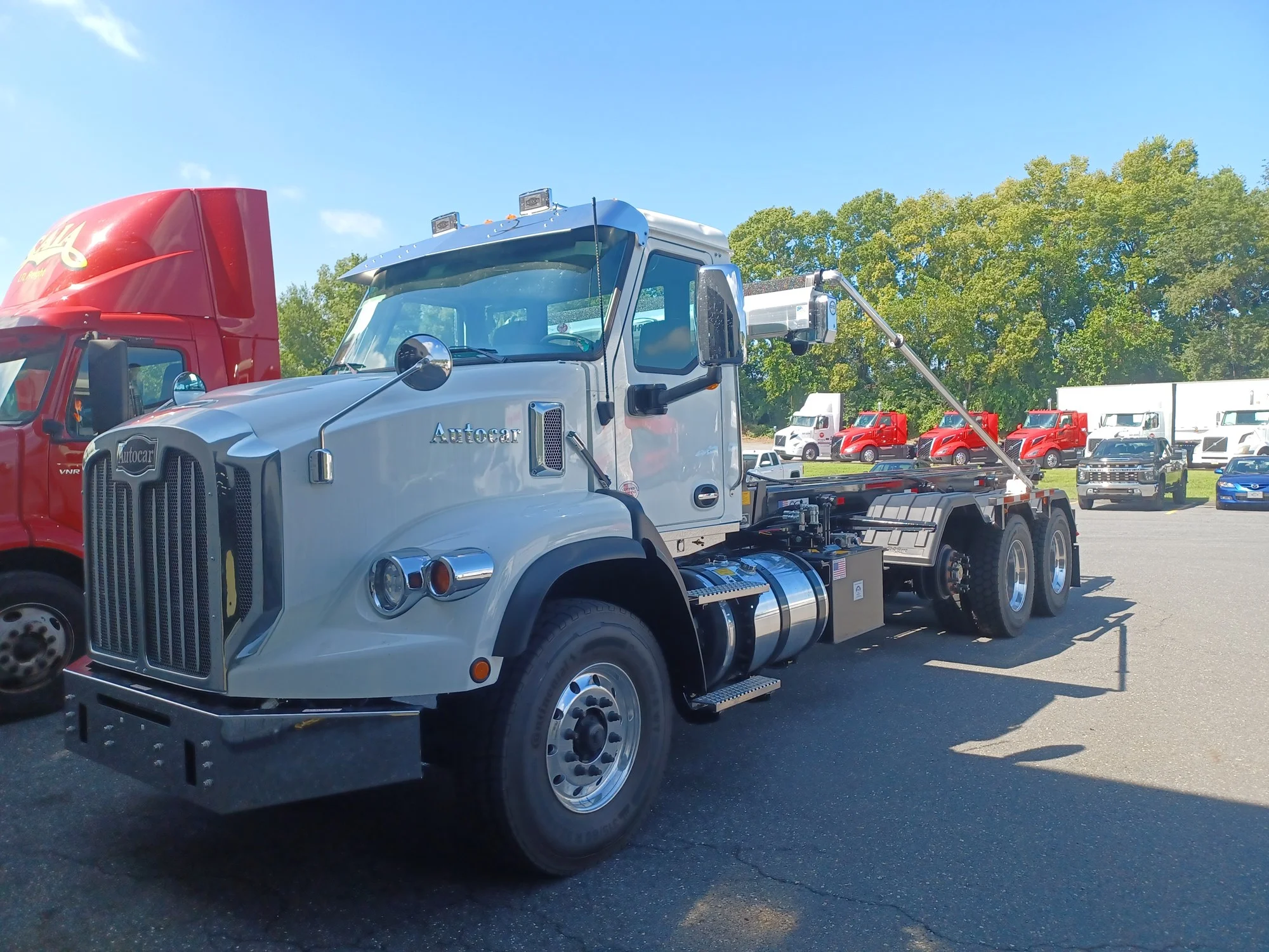 2025 Autocar DC-64 - image 2