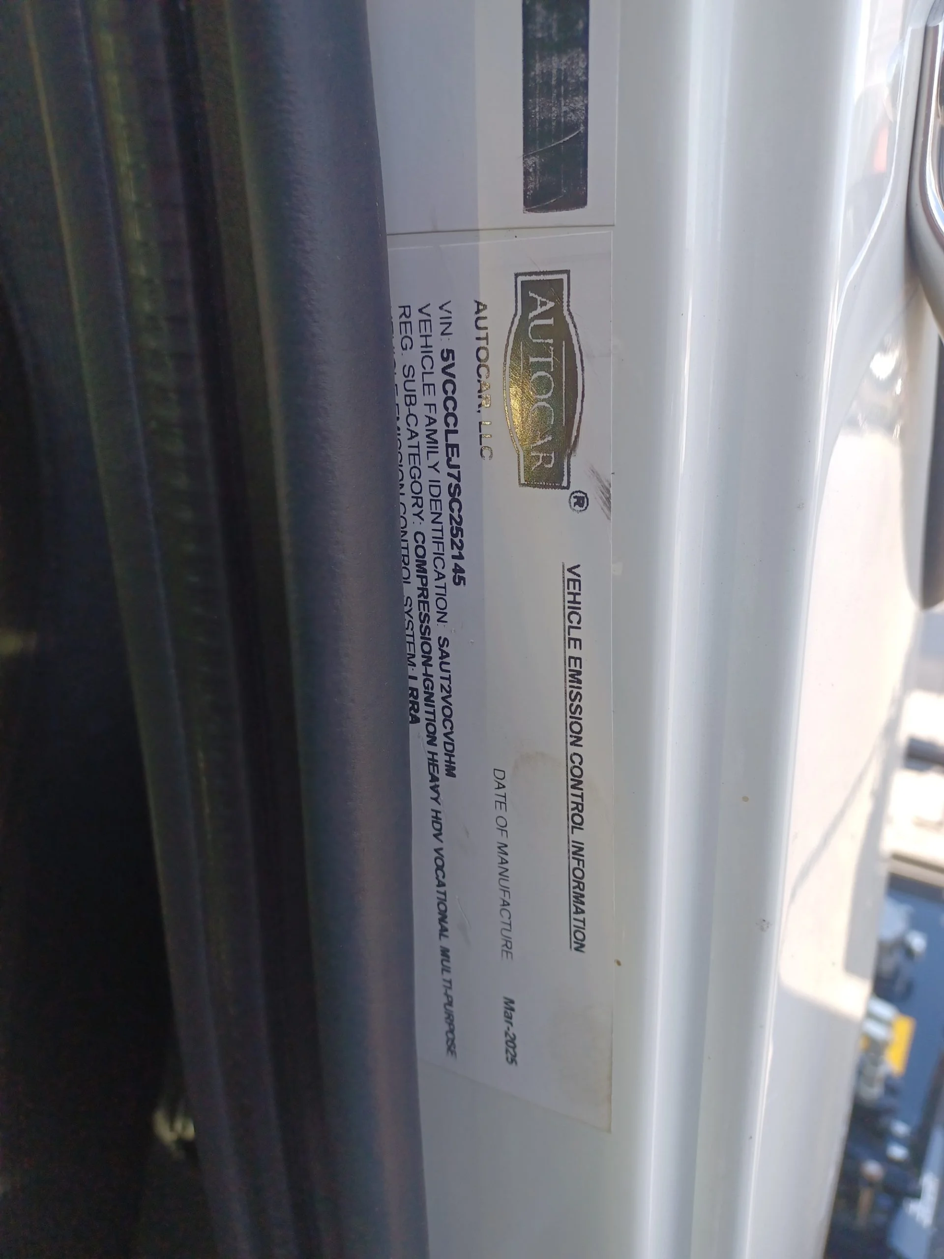 2025 Autocar DC-64 - image 6