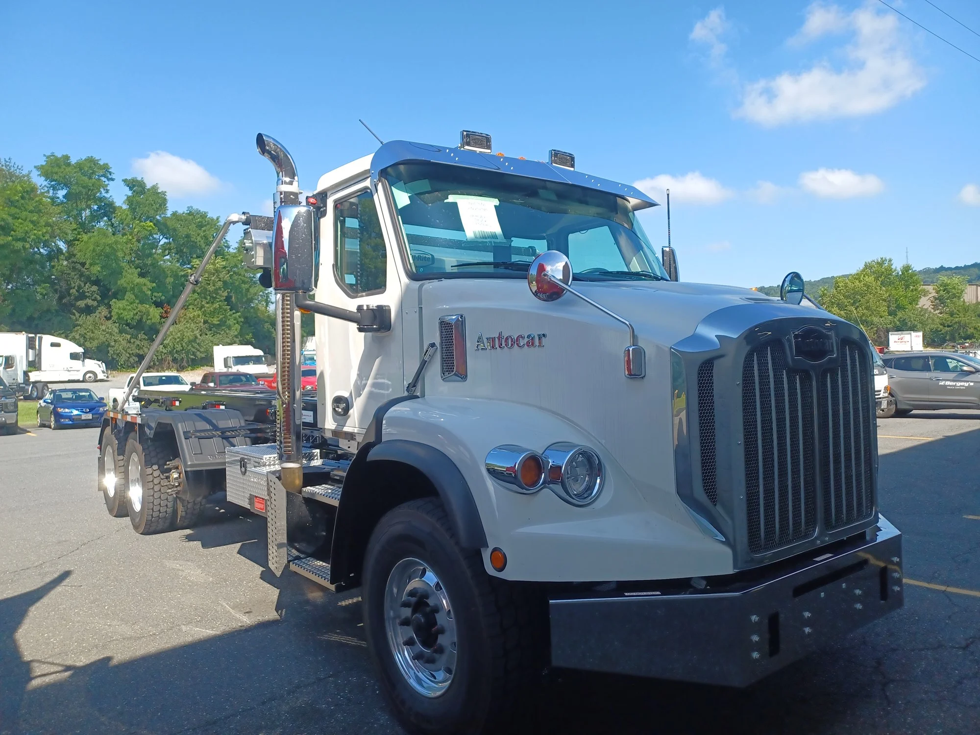 2025 Autocar DC-64 - image 3