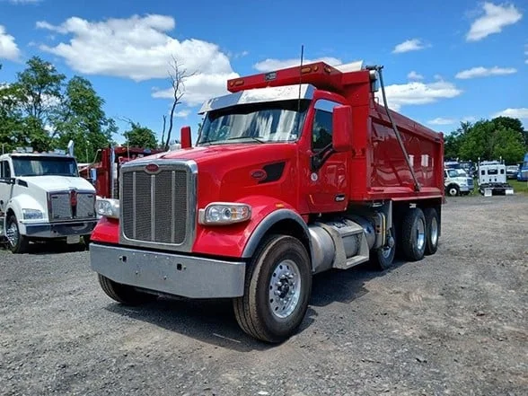2021 Peterbilt 567 in Coopersburg, PA
