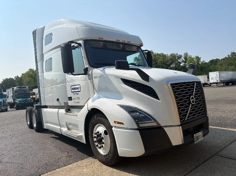 2021 Volvo VNL 760