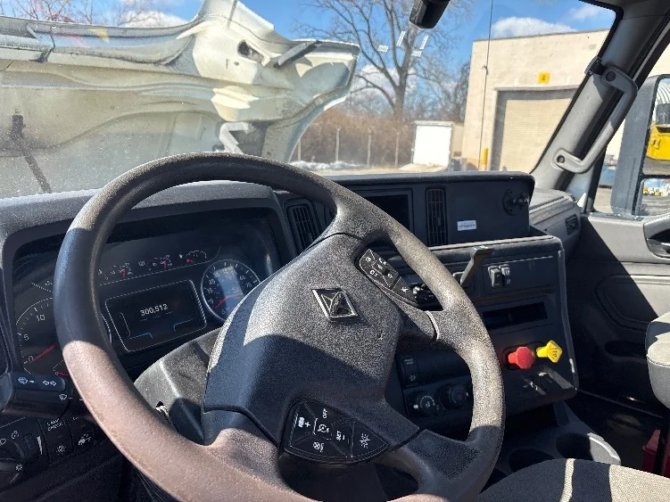2019 International LT in Toledo, OH — photo 10