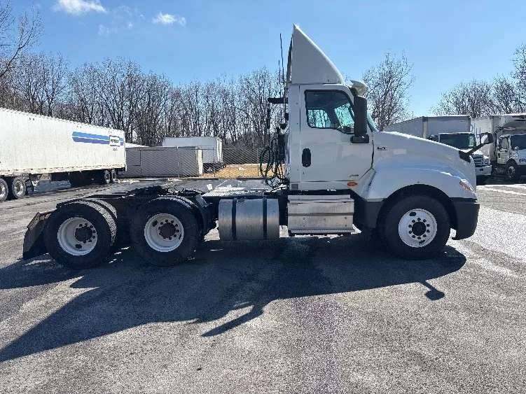 2019 International LT in Toledo, OH — photo 8