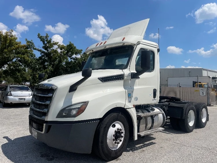 2019 Freightliner Cascadia in Katy, TX — photo 3