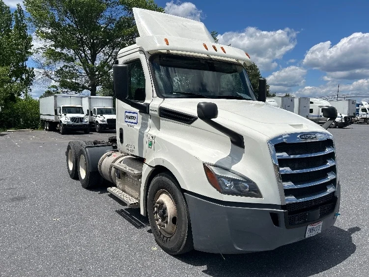 2018 Freightliner Cascadia in Harrisburg, PA