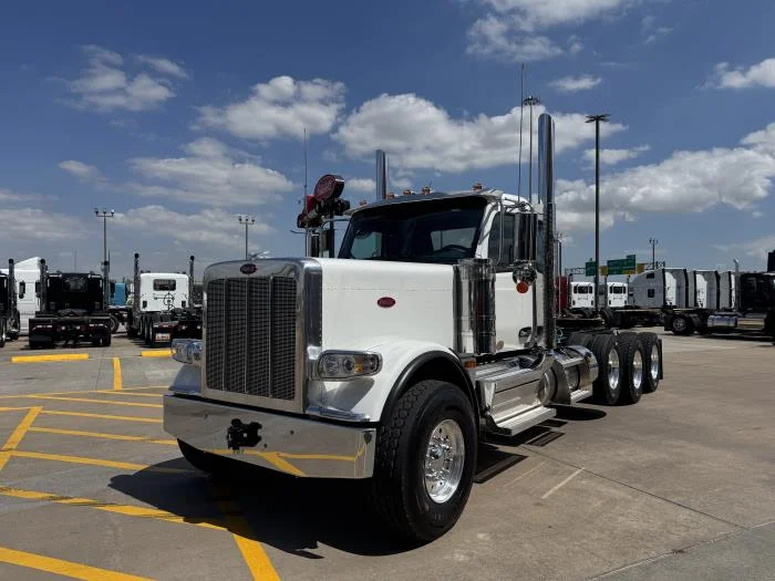2027 Peterbilt 589 - image 2
