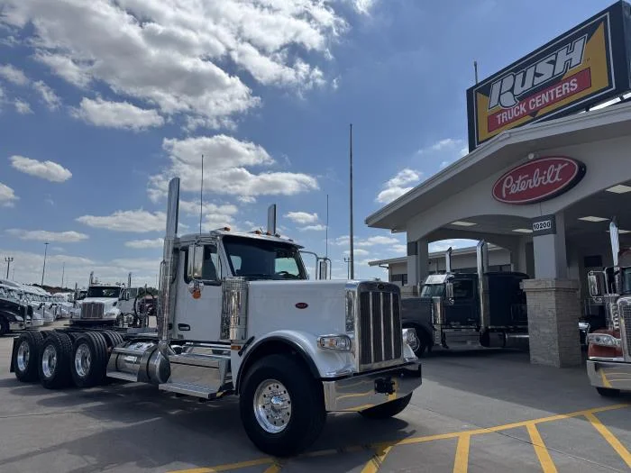 2027 Peterbilt 589 - image 9
