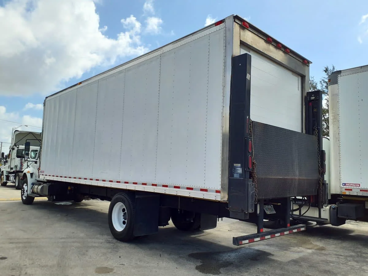2018 International 4300 in Miami, FL — photo 6