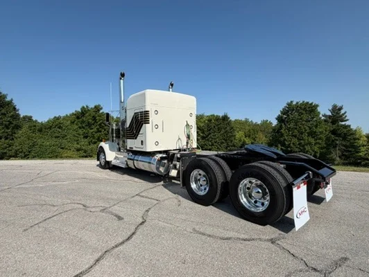2027 Kenworth W900 in Springfield, MO — photo 27