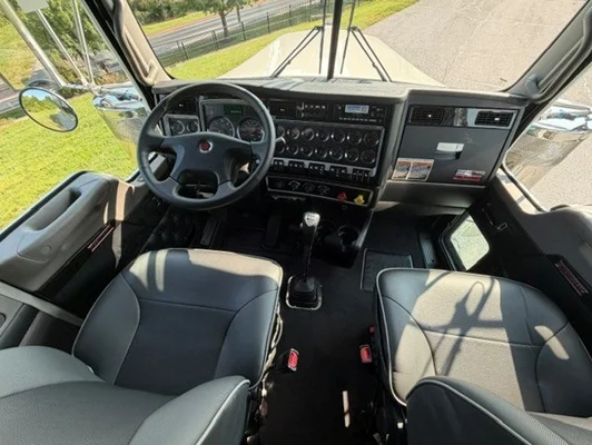 2027 Kenworth W900 in Springfield, MO — photo 13