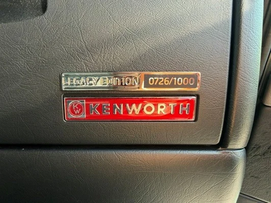 2027 Kenworth W900 in Springfield, MO — photo 10