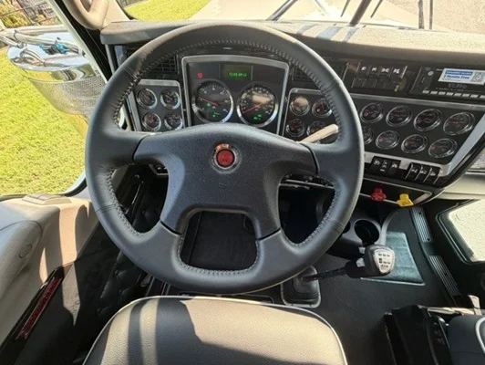 2027 Kenworth W900 in Springfield, MO — photo 11