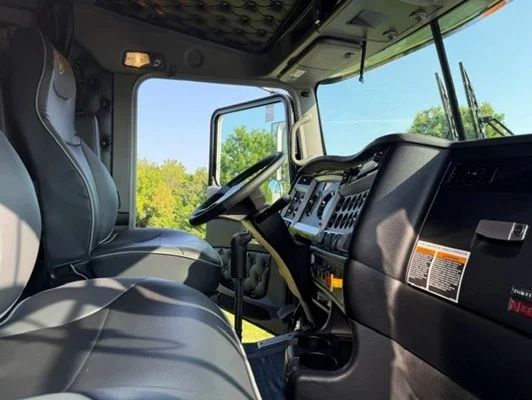 2027 Kenworth W900 in Springfield, MO — photo 16