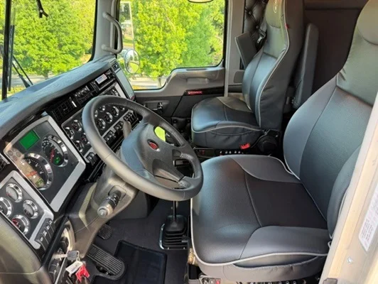 2027 Kenworth W900 in Springfield, MO — photo 3
