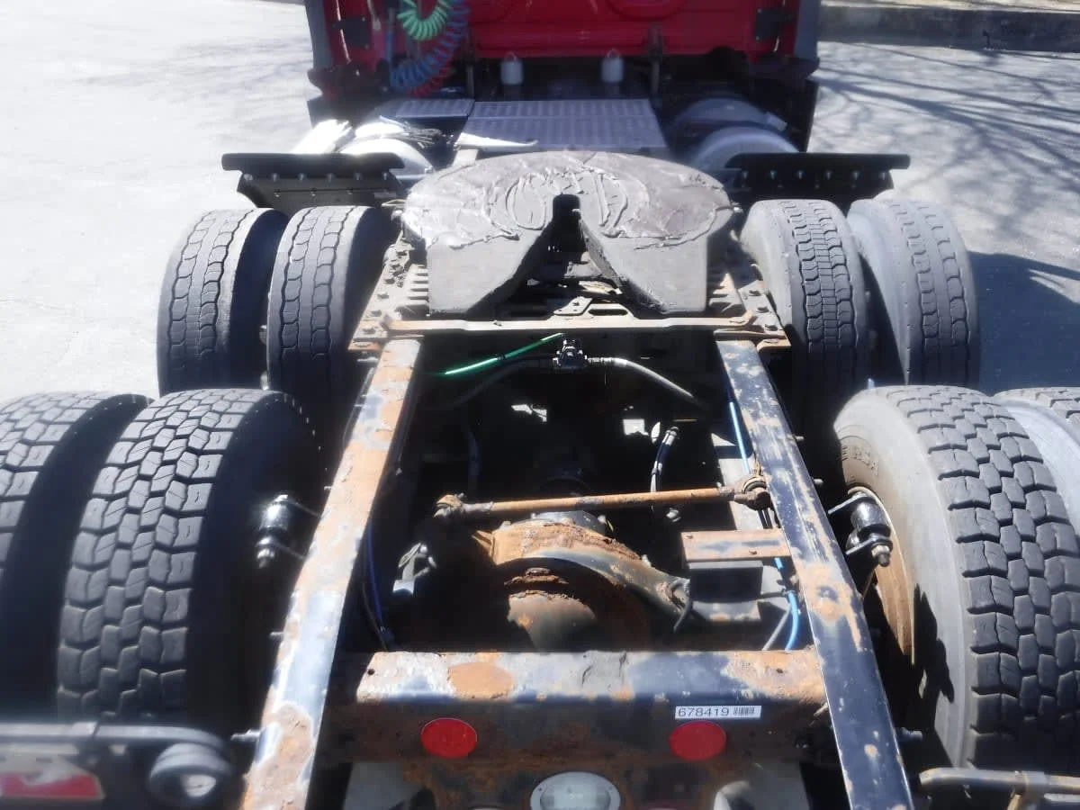 2017 Freightliner Cascadia - image 7