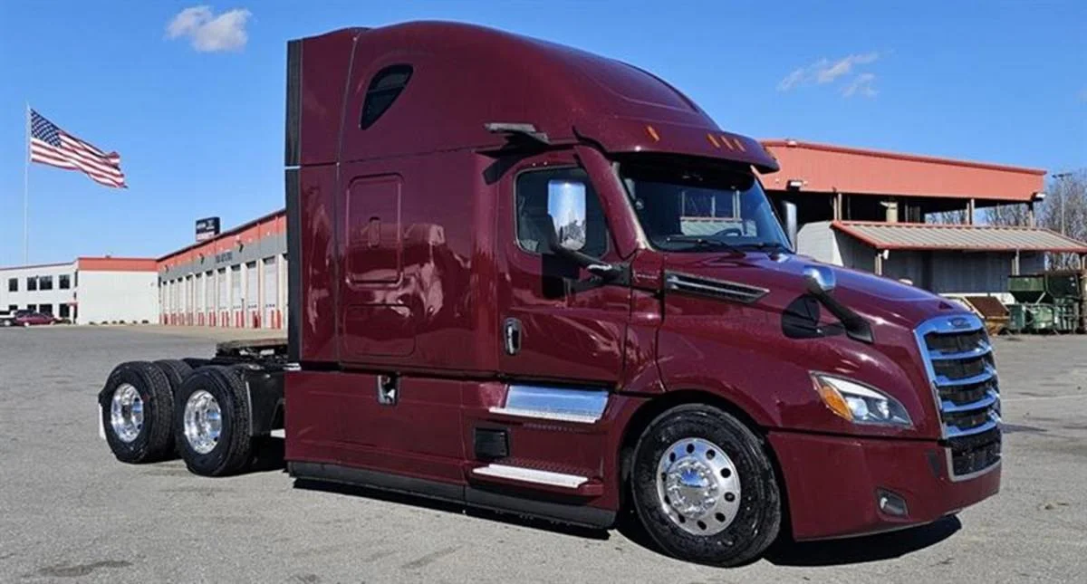 2022 Freightliner Cascadia in Springdale, AR