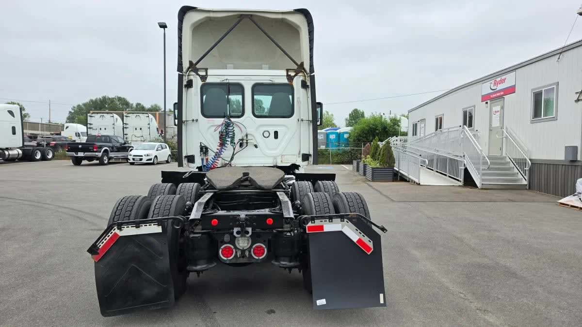 2019 Freightliner Cascadia in Tacoma, WA — photo 5
