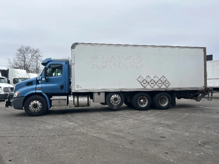 2018 Freightliner Cascadia in Chicopee, MA — photo 4