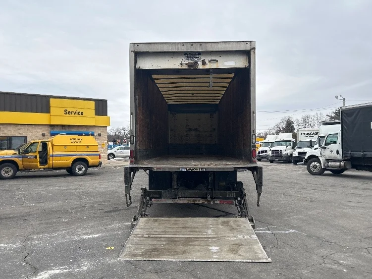2018 Freightliner Cascadia in Chicopee, MA — photo 9
