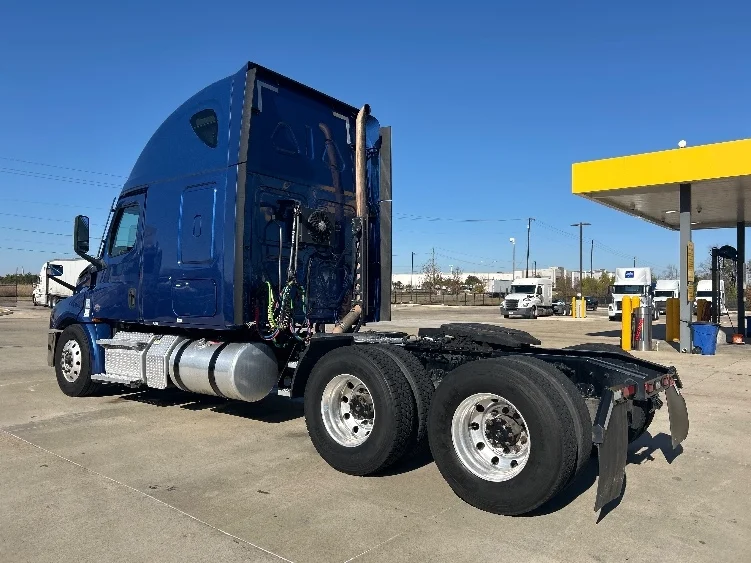2021 Freightliner in Dallas, TX — photo 5
