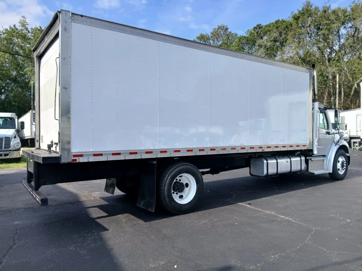 2021 Freightliner M2 106 in Jacksonville, FL — photo 4
