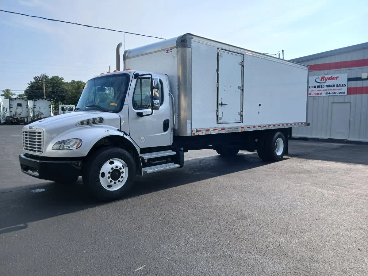 2021 Freightliner M2 106 in Jacksonville, FL — photo 3
