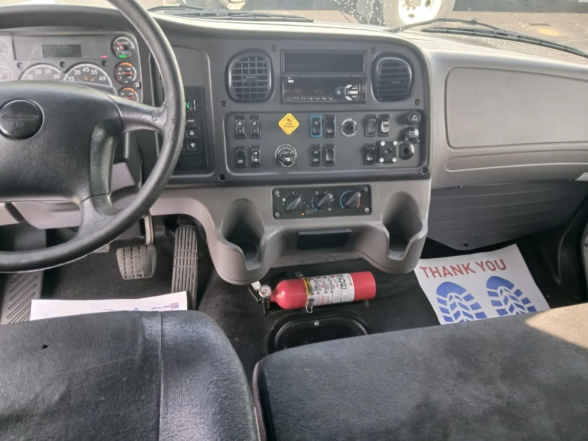2021 Freightliner M2 106 in Jacksonville, FL — photo 7