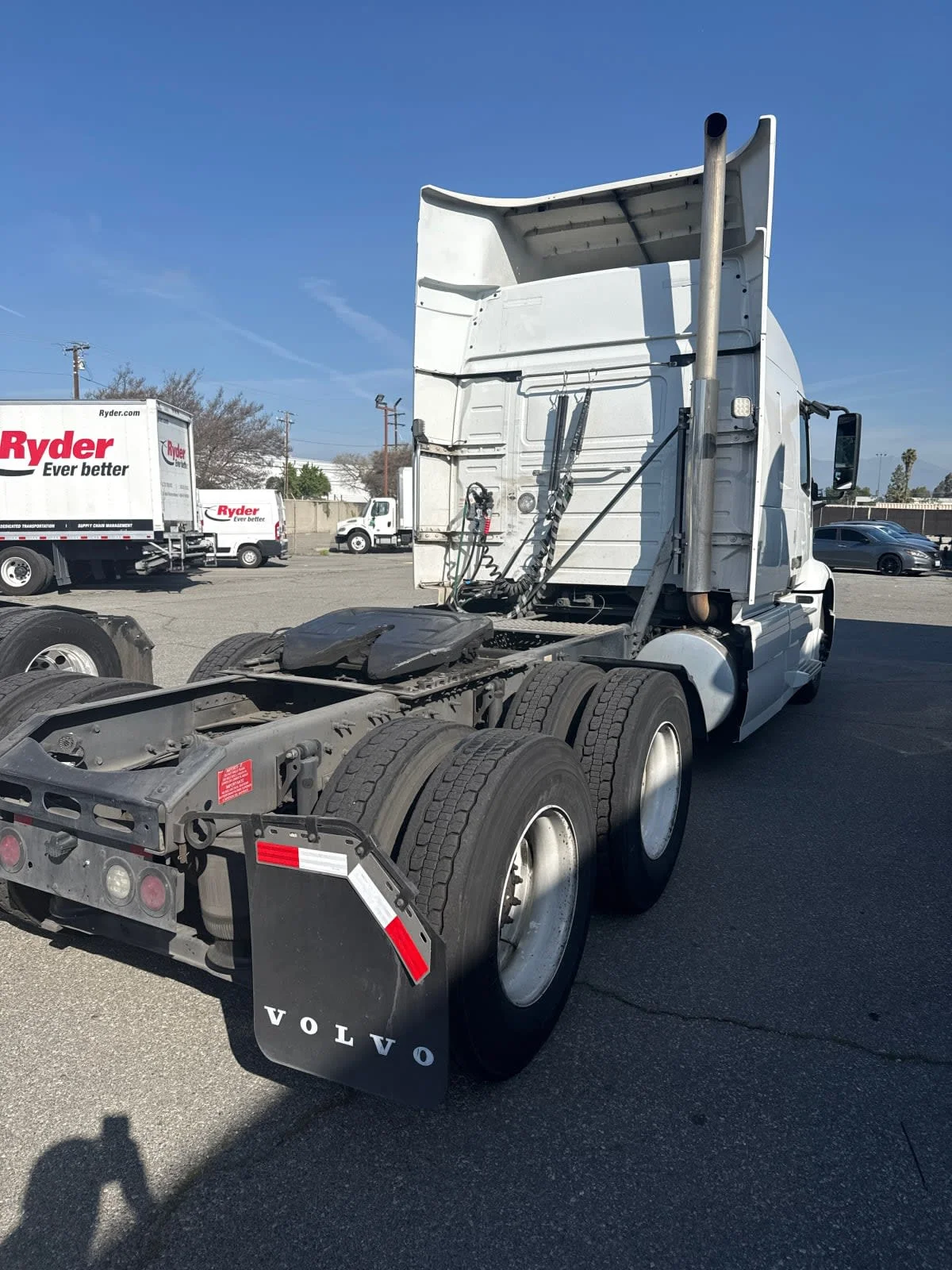 2020 Volvo VNR 640 - image 6