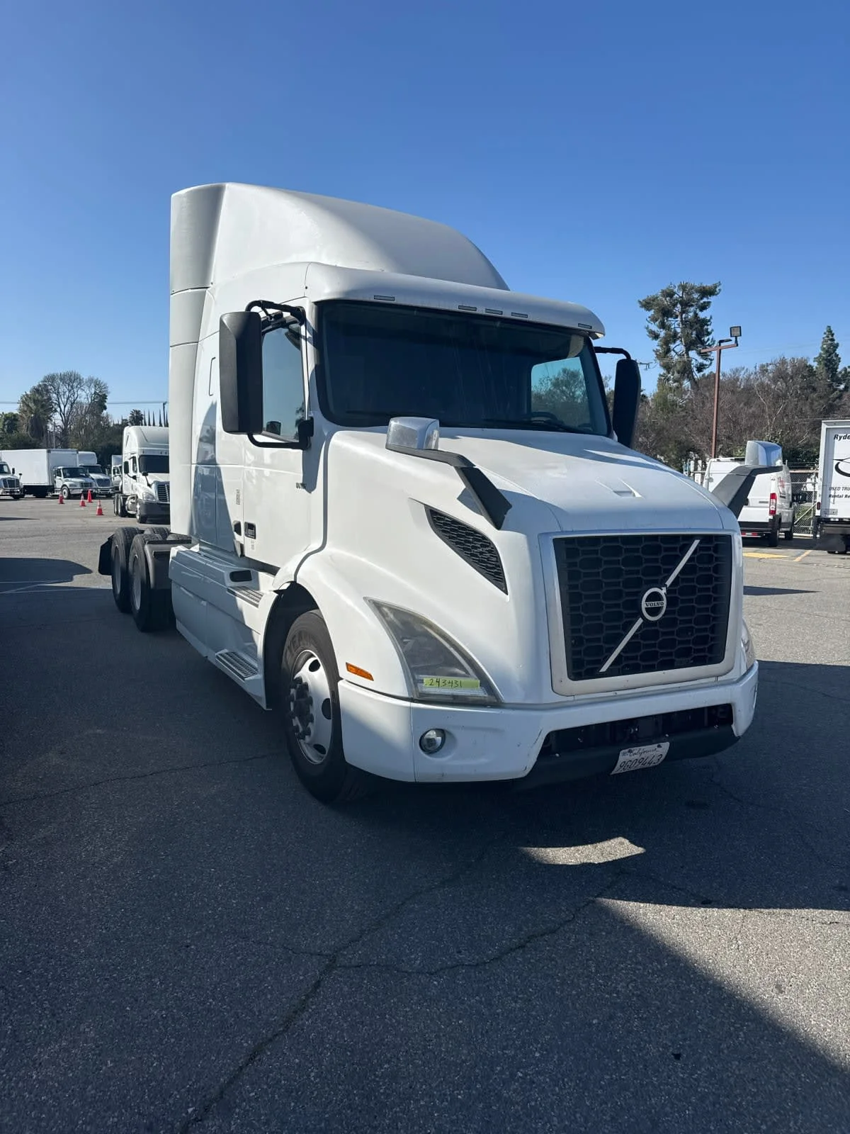 2020 Volvo VNR 640 in Pomona, CA