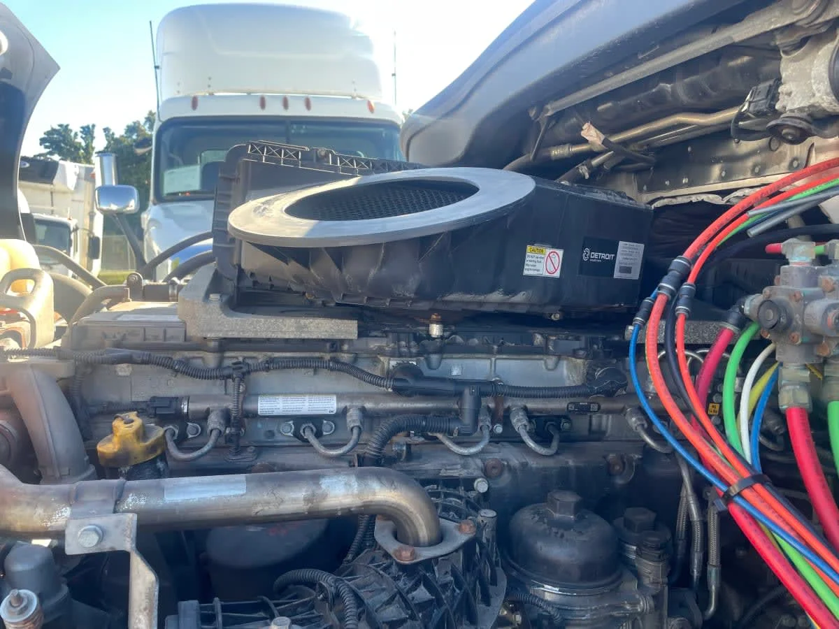 2018 Freightliner Cascadia - image 9