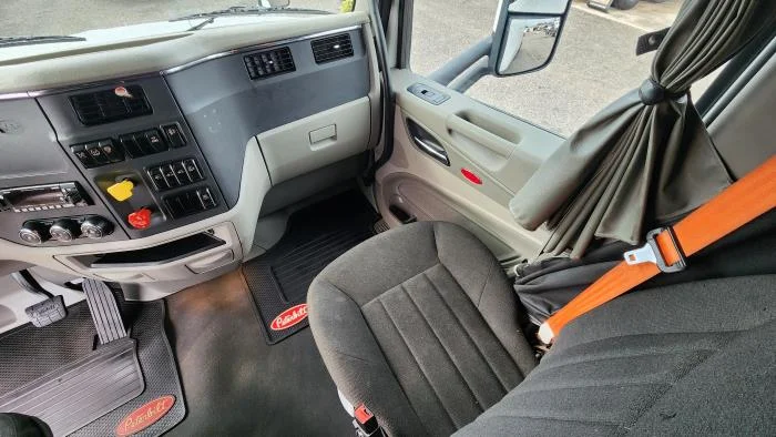 2021 Peterbilt 579 - image 20