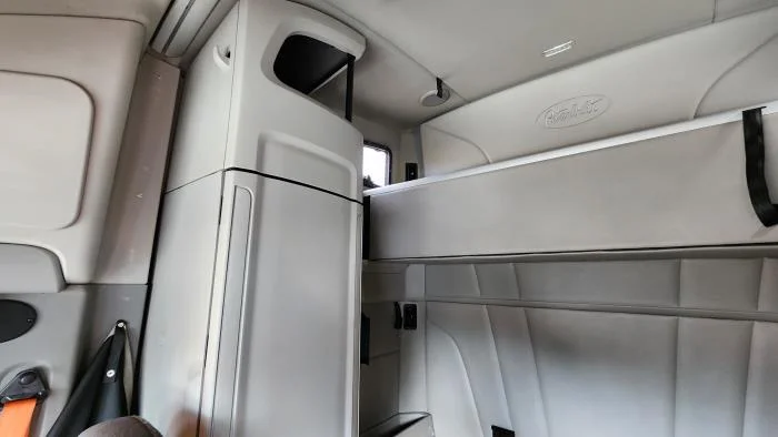 2021 Peterbilt 579 - image 12