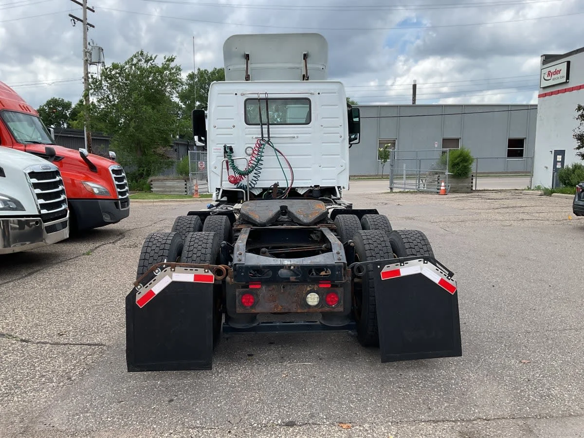 2019 Volvo VNL 860 in Minneapolis, MN — photo 5